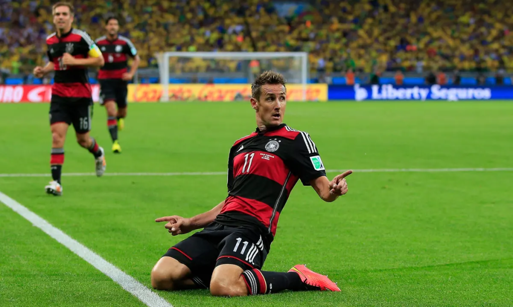 Đứng đầu danh sách cầu thủ ghi bàn nhiều nhất World Cup chính là Miroslav Klose