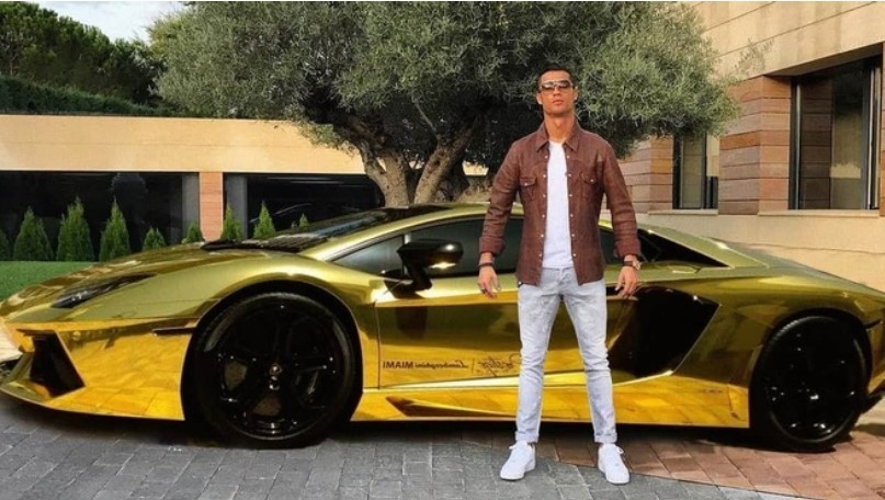 Cristiano Ronaldo sở hữu dàn siêu xe cực sang trọng và đắt đỏ